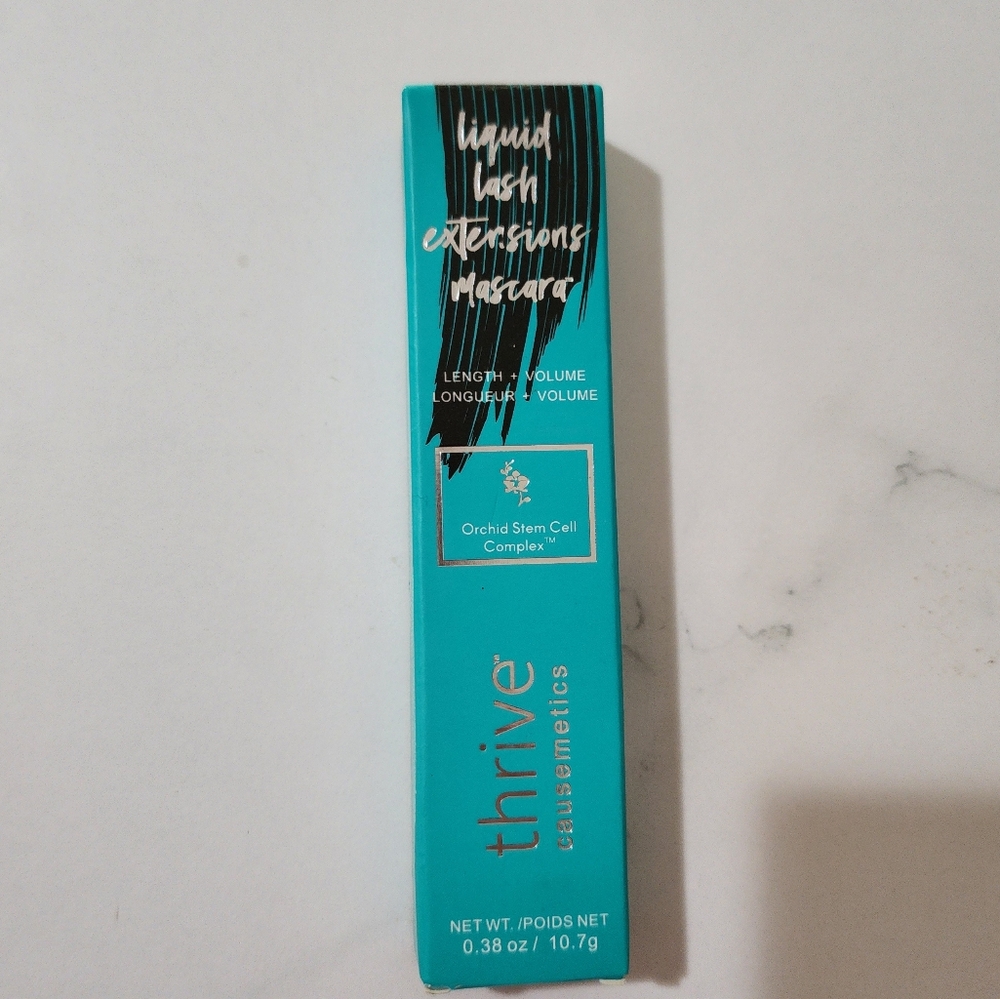 Thrive Causemetics Mascara in Teal